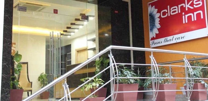 Hotel Clarks Inn Mathura 6