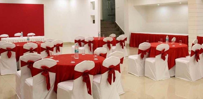 Hotel Clarks Inn Mathura 7