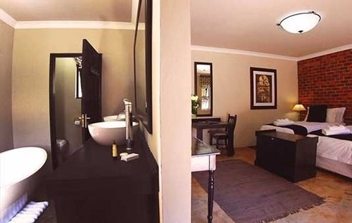 Pension Accolades Boutique Venue 7