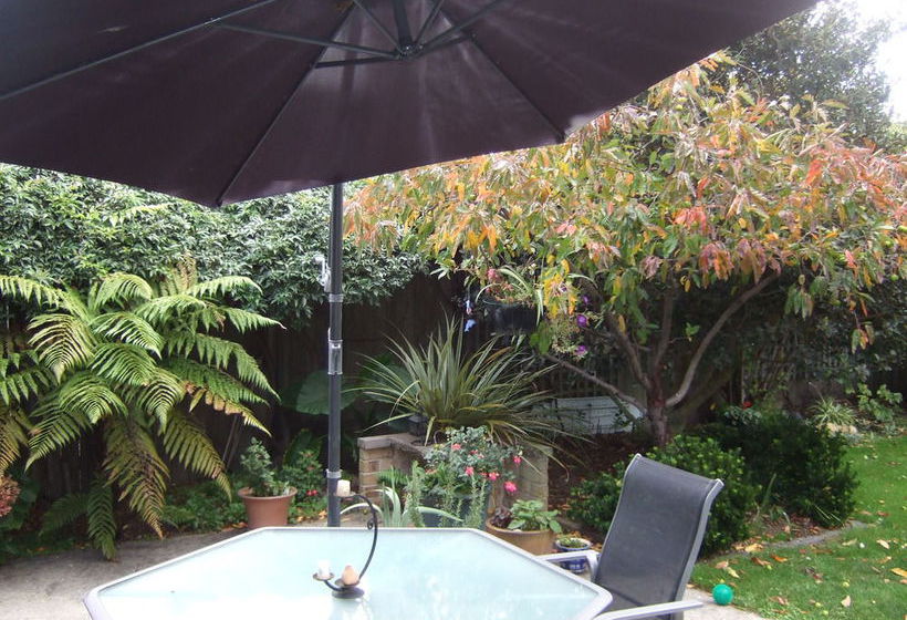 Jade Owl Bed And Breakfast 10