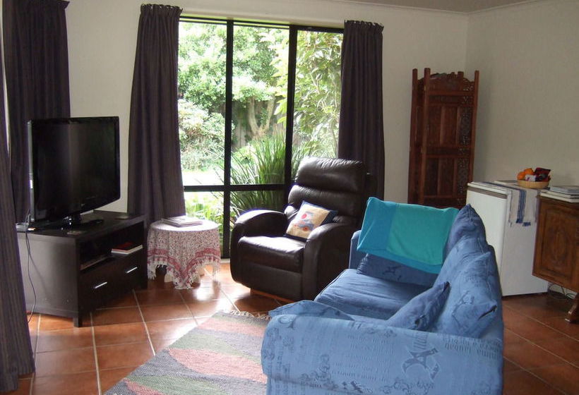 Jade Owl Bed And Breakfast 6