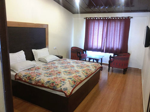 Hotel Himalayan Club 16