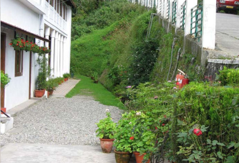 Hotel Himalayan Club 8