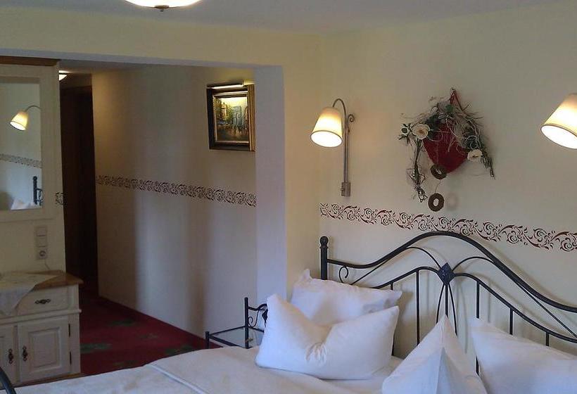 Romantik Hotel Zum Lindengarten 17