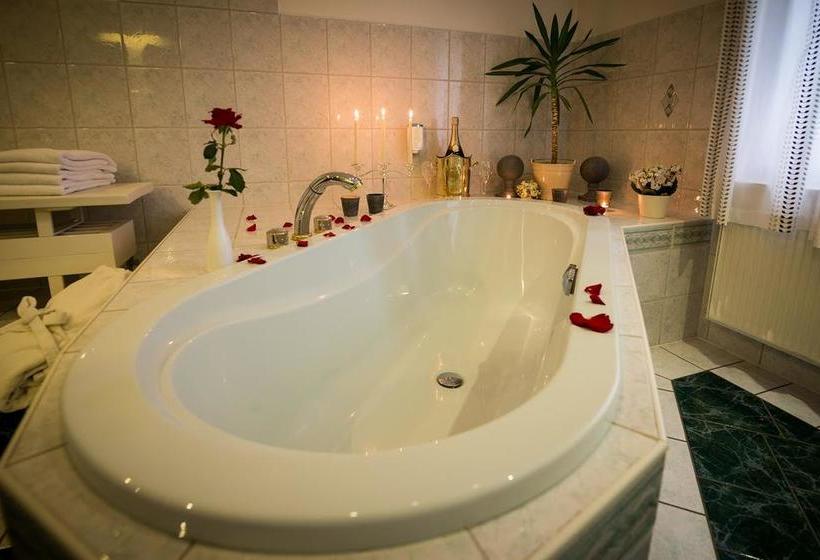 Romantik Hotel Zum Lindengarten 3