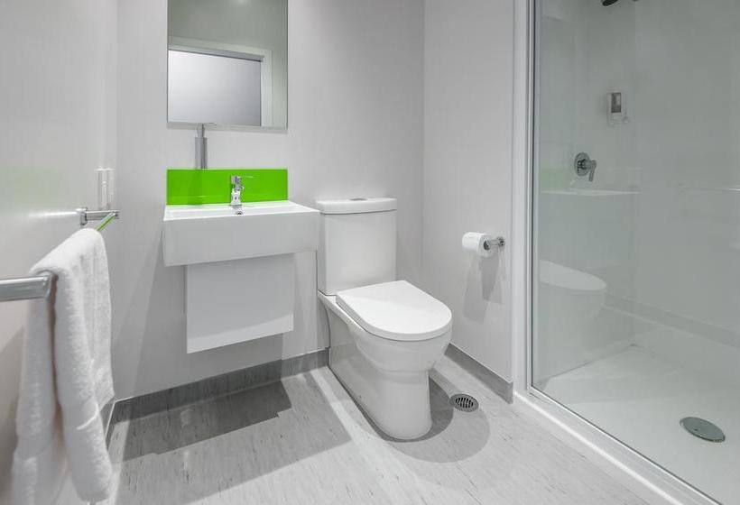 Jucy Snooze Christchurch Airport Hostel 1