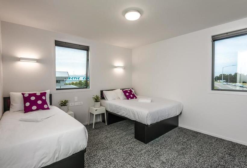 Jucy Snooze Christchurch Airport Hostel 11