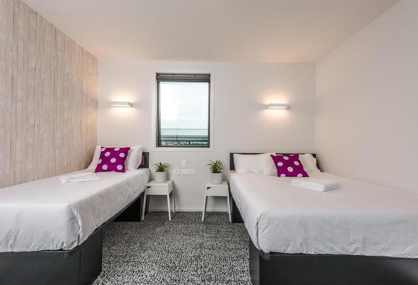 Jucy Snooze Christchurch Airport Hostel 12