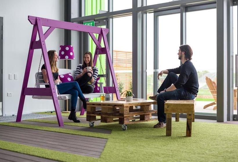 Jucy Snooze Christchurch Airport Hostel 15