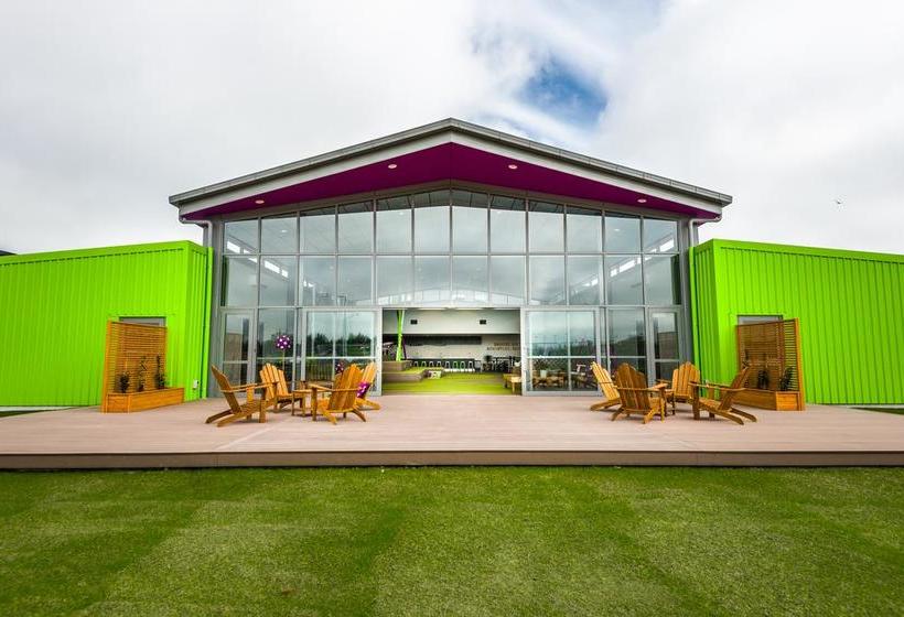 Jucy Snooze Christchurch Airport Hostel 2