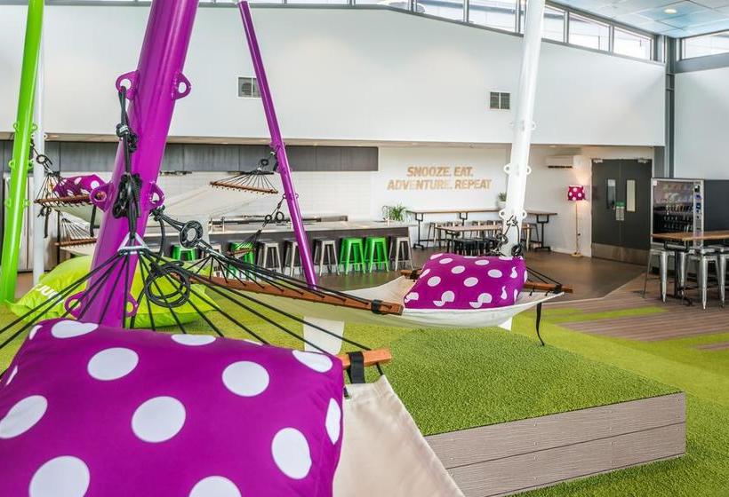 Jucy Snooze Christchurch Airport Hostel 4