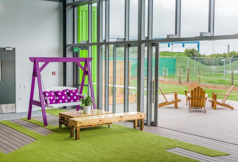 Jucy Snooze Christchurch Airport Hostel 6