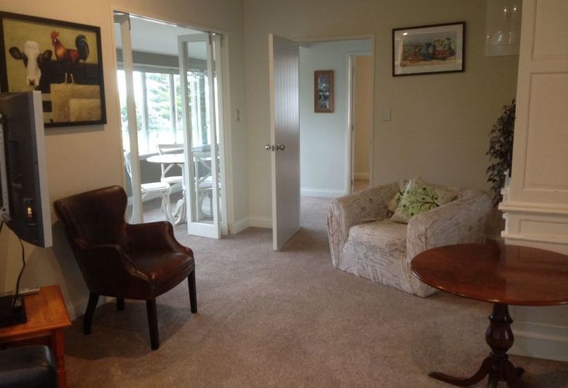 Pension Cave Rock Guest House 14