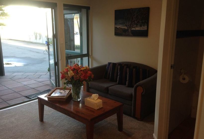 Pension Cave Rock Guest House 2