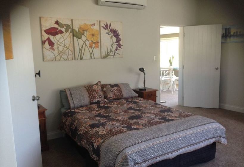 Pension Cave Rock Guest House 4