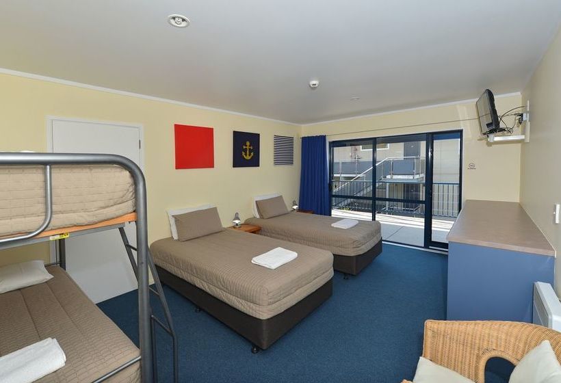 Hostel Saltwater Lodge 18