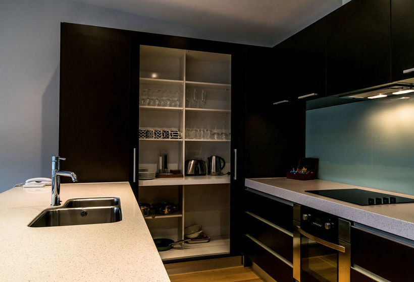 Seaview Waterfront Apartments 11