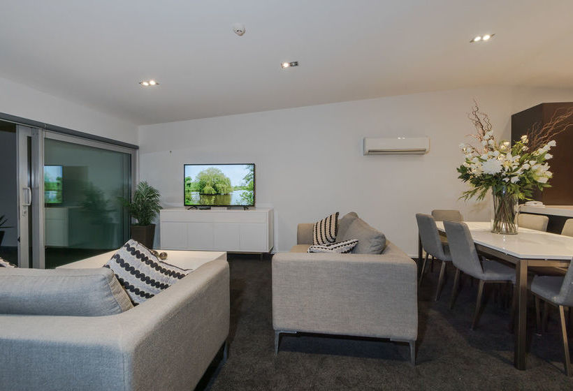 Seaview Waterfront Apartments 12