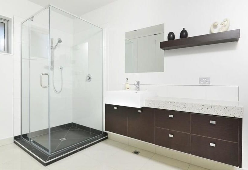 Seaview Waterfront Apartments 14