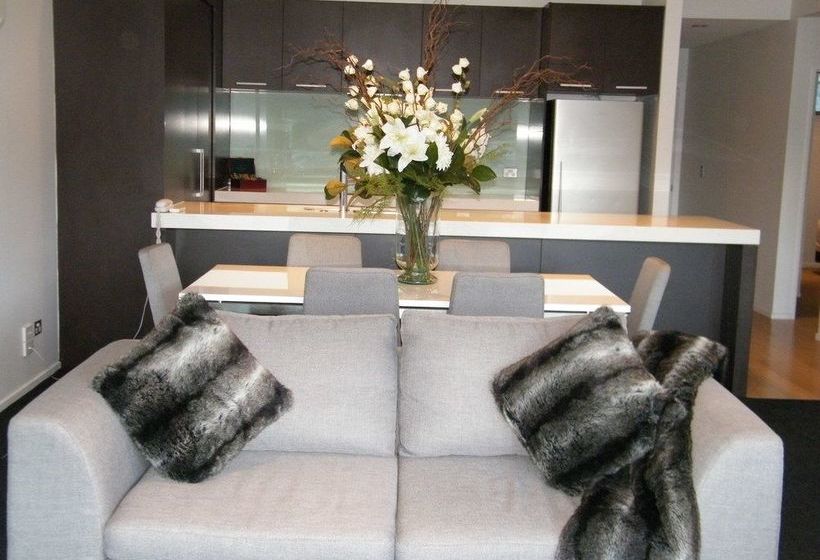 Seaview Waterfront Apartments 17