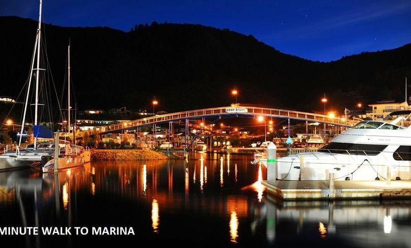 Seaview Waterfront Apartments 18