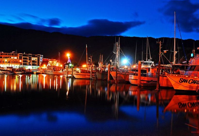 Seaview Waterfront Apartments 19