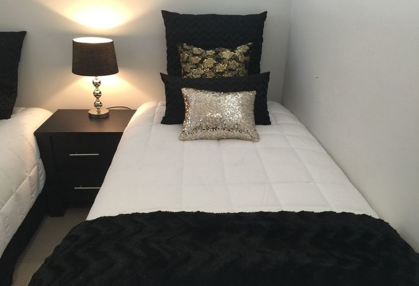 Seaview Waterfront Apartments 9