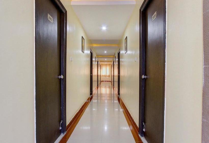 Hotel Oyo Premium Shamshabad 10