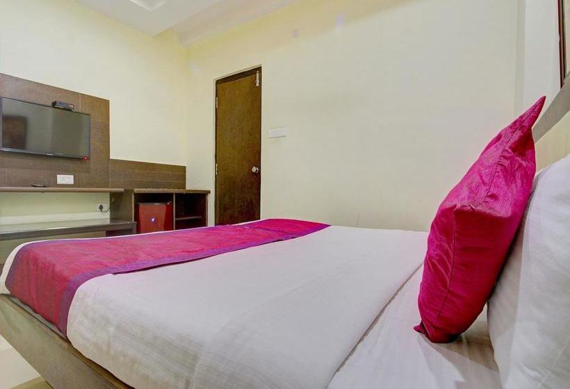 Hotel Oyo Premium Shamshabad 13