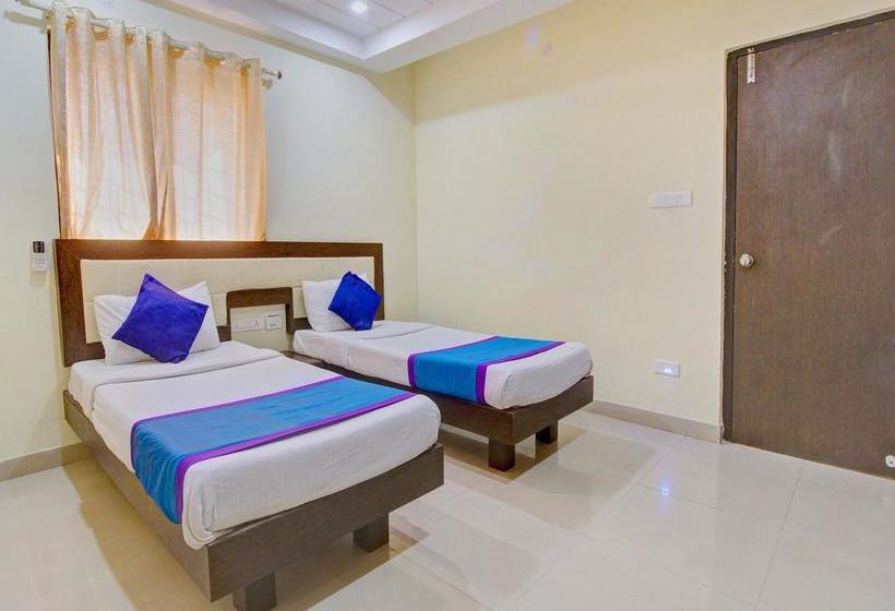 Hotel Oyo Premium Shamshabad 9