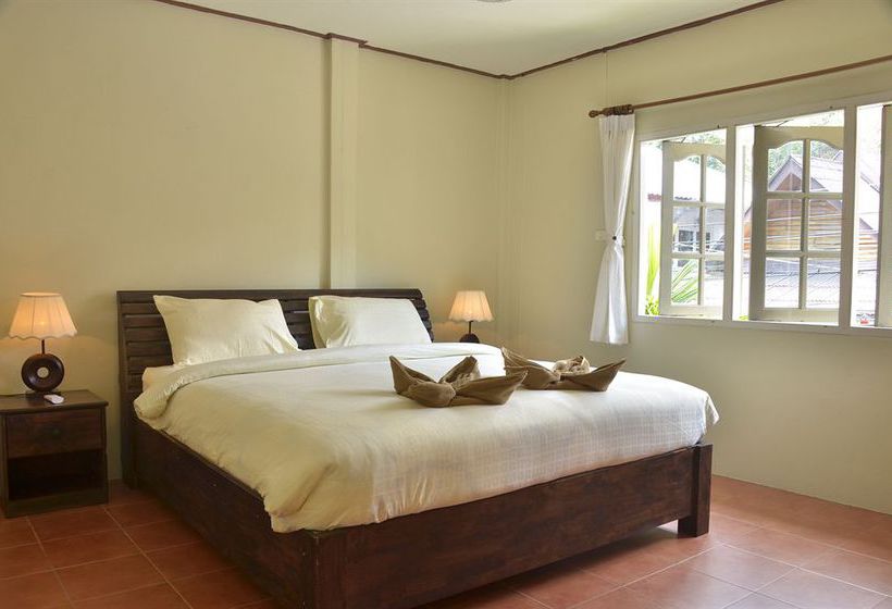 Resort Coral View Maehaad Serviced Apartment 1