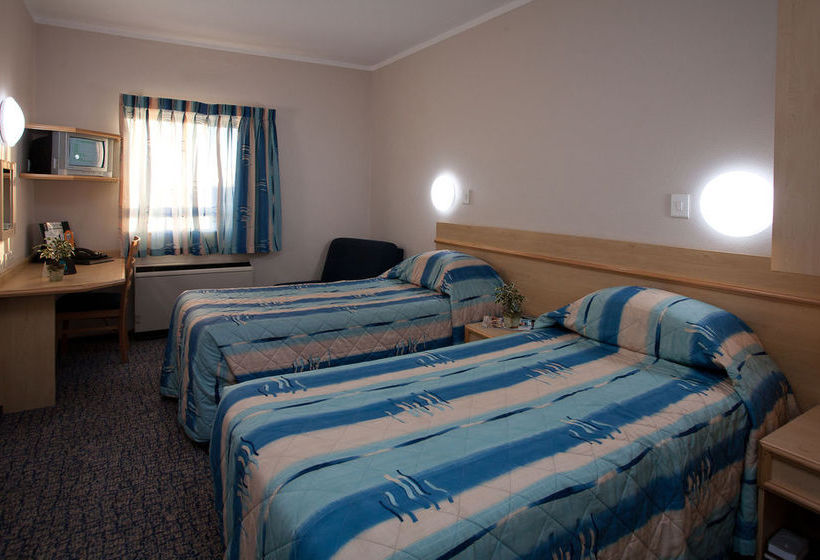 Hotel Road Lodge East London 8