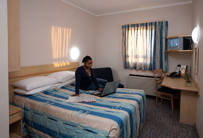 Hotel Road Lodge East London 9