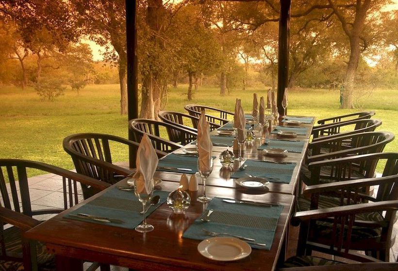 Hotel N'kaya Game Lodge 1