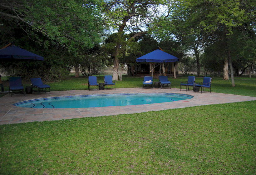 Hotel N'kaya Game Lodge 2