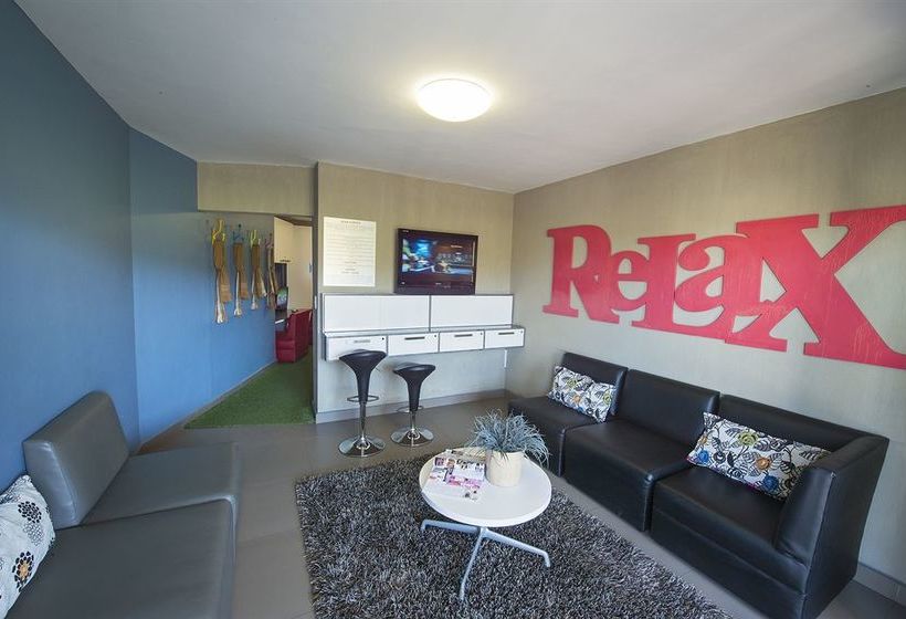 Burgundy Luxury Apartments 11