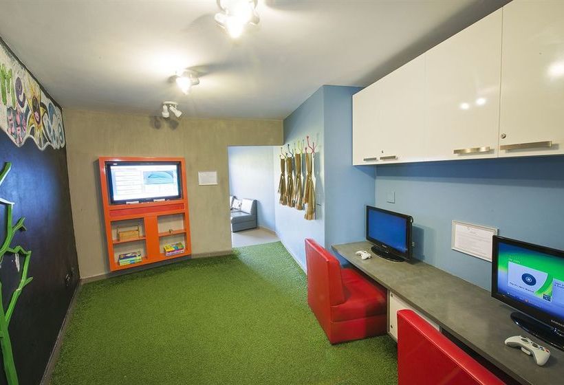 Burgundy Luxury Apartments 12