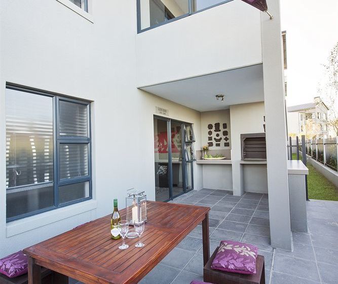 Burgundy Luxury Apartments 18