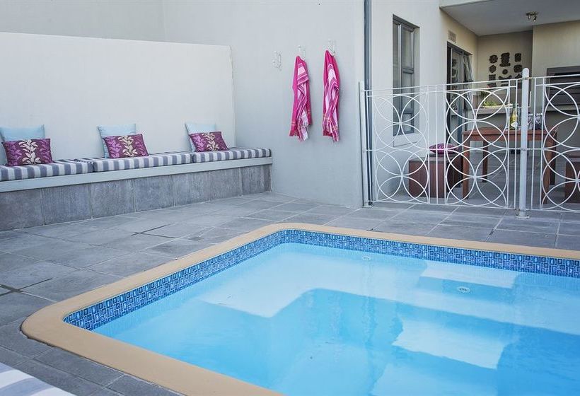 Burgundy Luxury Apartments 9