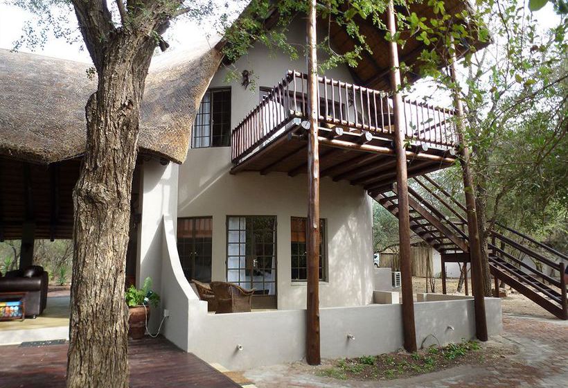 Hotel Mvuradona Safari Lodge 11