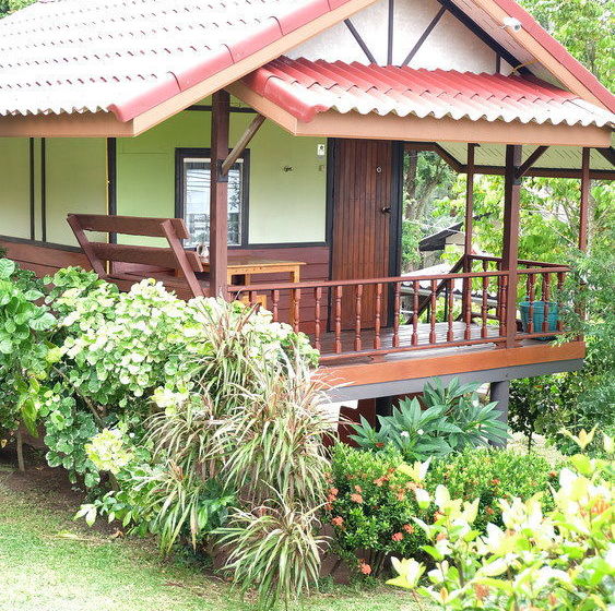 Resort Pooltrap Village Bungalow 10