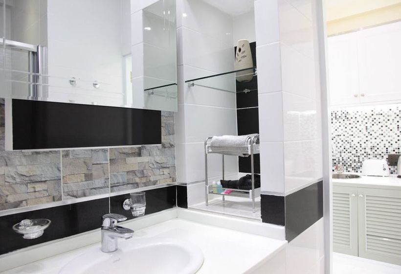 Thepthip Artdeco Apartments 2