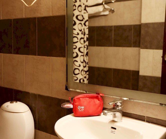 Hotel Oyo Rooms Signature Tower Gurgaon 15