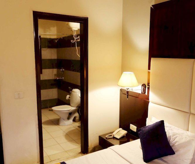 Hotel Oyo Rooms Signature Tower Gurgaon 16