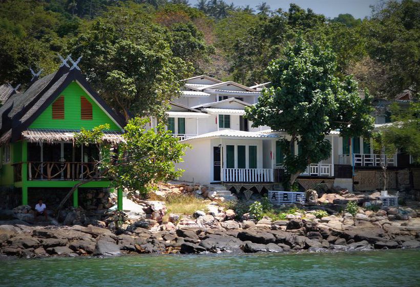 Hotel Phi Phi Cozy Sea Front Resort 9