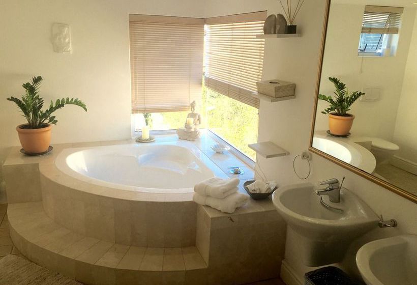 Pensión 5 Options - Guest House 1