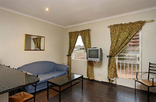 Vetho 2 Apartments Or Tambo Airport 16