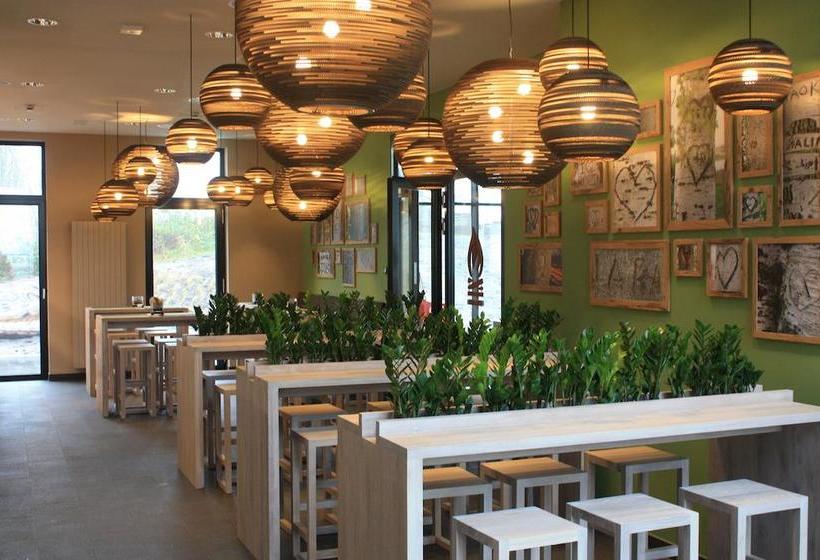 Hotel Globetrotter Lodge 8