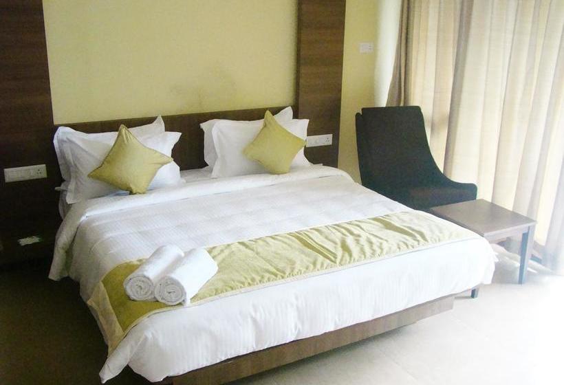 Hotel The Mountain Courtyard Thekady 18