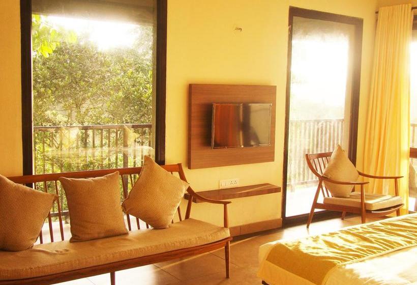 Hotel The Mountain Courtyard Thekady 2